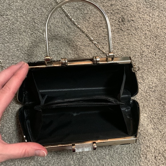 Dazzling Purse - Picture 6 of 16